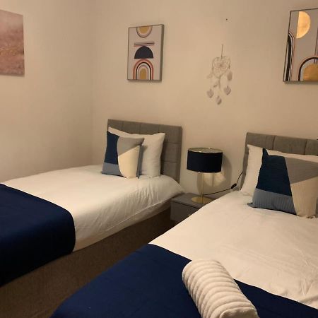 Absolute Stays In Sherwood- Nottingham Castle- Capital Fm Arena Nottingham- Contractors-Free Wifi- Free Parking- Long And Short Stays- Families-East Midlands Airport-Trent Bridge-Actors-Aria Court- Mansfield מראה חיצוני תמונה
