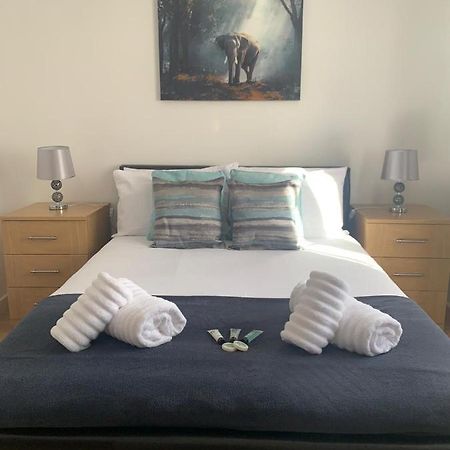Absolute Stays In Sherwood- Nottingham Castle- Capital Fm Arena Nottingham- Contractors-Free Wifi- Free Parking- Long And Short Stays- Families-East Midlands Airport-Trent Bridge-Actors-Aria Court- Mansfield מראה חיצוני תמונה
