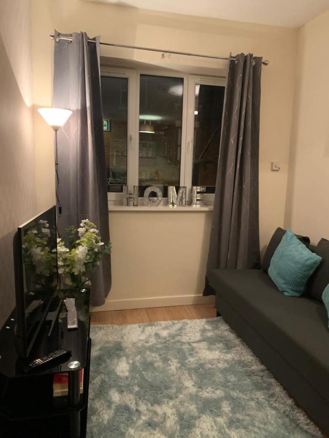 Absolute Stays In Sherwood- Nottingham Castle- Capital Fm Arena Nottingham- Contractors-Free Wifi- Free Parking- Long And Short Stays- Families-East Midlands Airport-Trent Bridge-Actors-Aria Court- Mansfield מראה חיצוני תמונה
