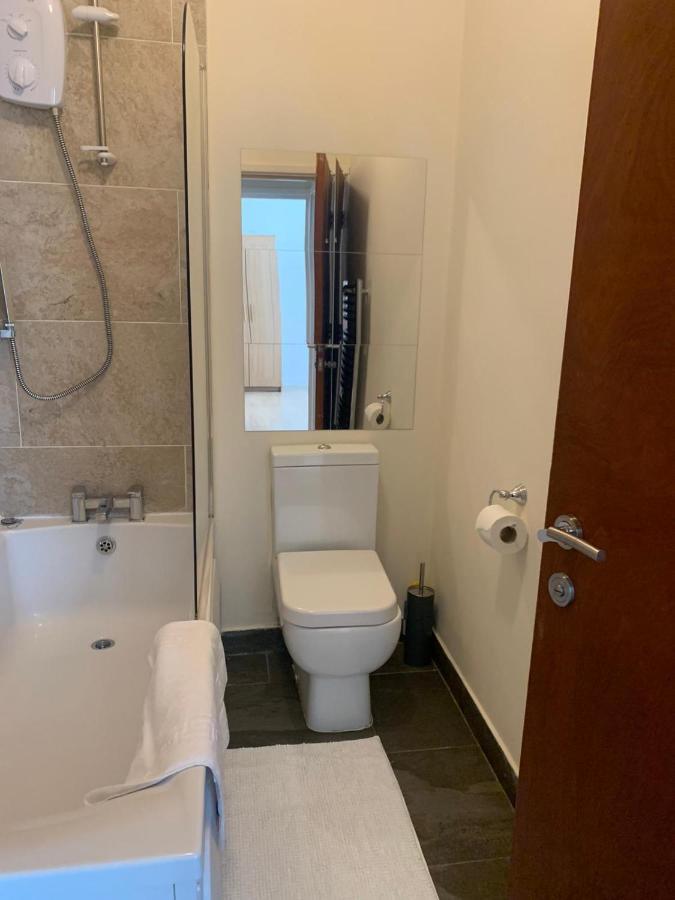 Absolute Stays In Sherwood- Nottingham Castle- Capital Fm Arena Nottingham- Contractors-Free Wifi- Free Parking- Long And Short Stays- Families-East Midlands Airport-Trent Bridge-Actors-Aria Court- Mansfield מראה חיצוני תמונה