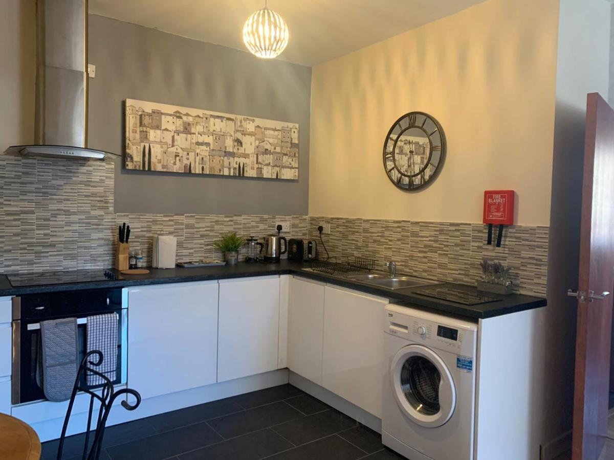 Absolute Stays In Sherwood- Nottingham Castle- Capital Fm Arena Nottingham- Contractors-Free Wifi- Free Parking- Long And Short Stays- Families-East Midlands Airport-Trent Bridge-Actors-Aria Court- Mansfield מראה חיצוני תמונה